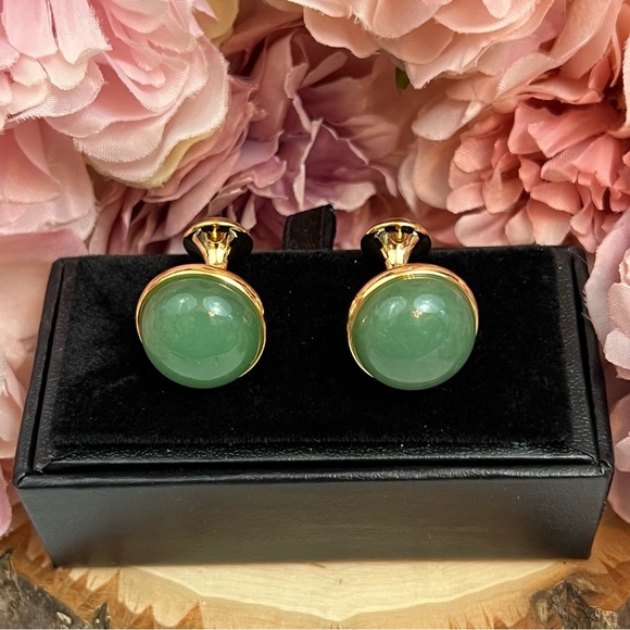 Elegant Round Green Aventurine Quartz Cufflinks - Picture 15 of 17